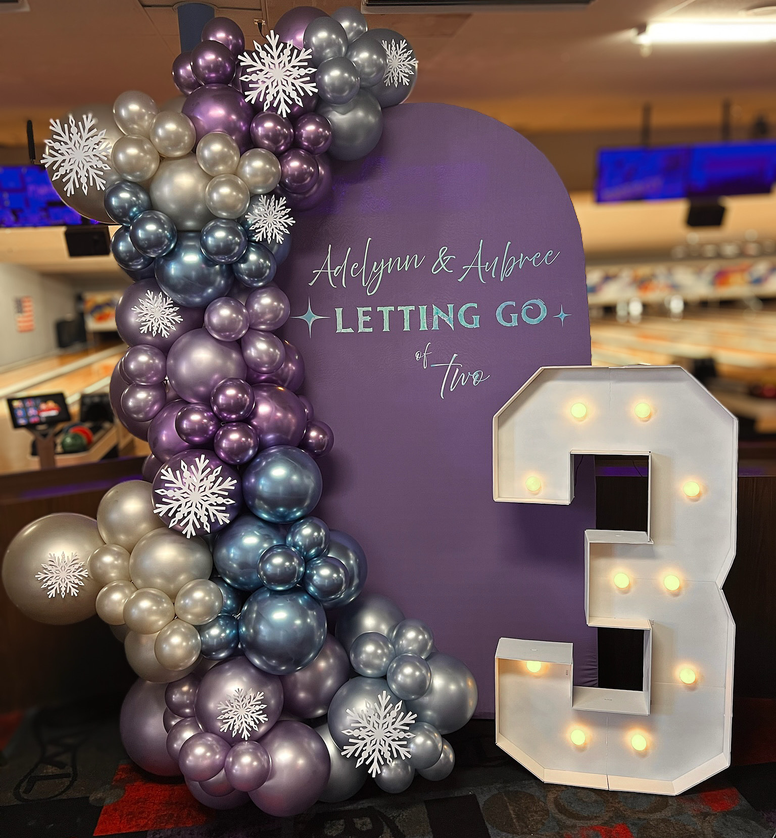 Ice Breaker Events Co. custom balloon and event decoration design example 8