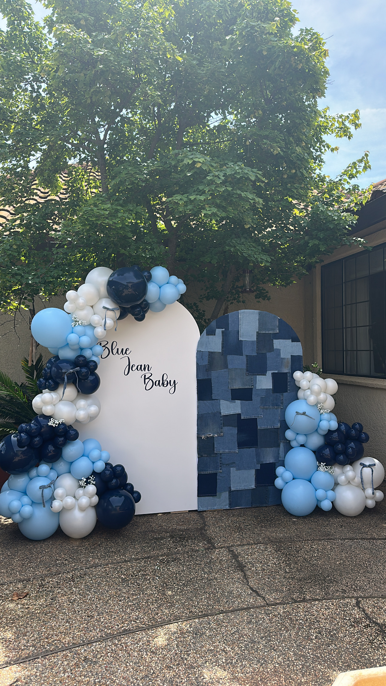 Ice Breaker Events Co. custom balloon and event decoration design example 16