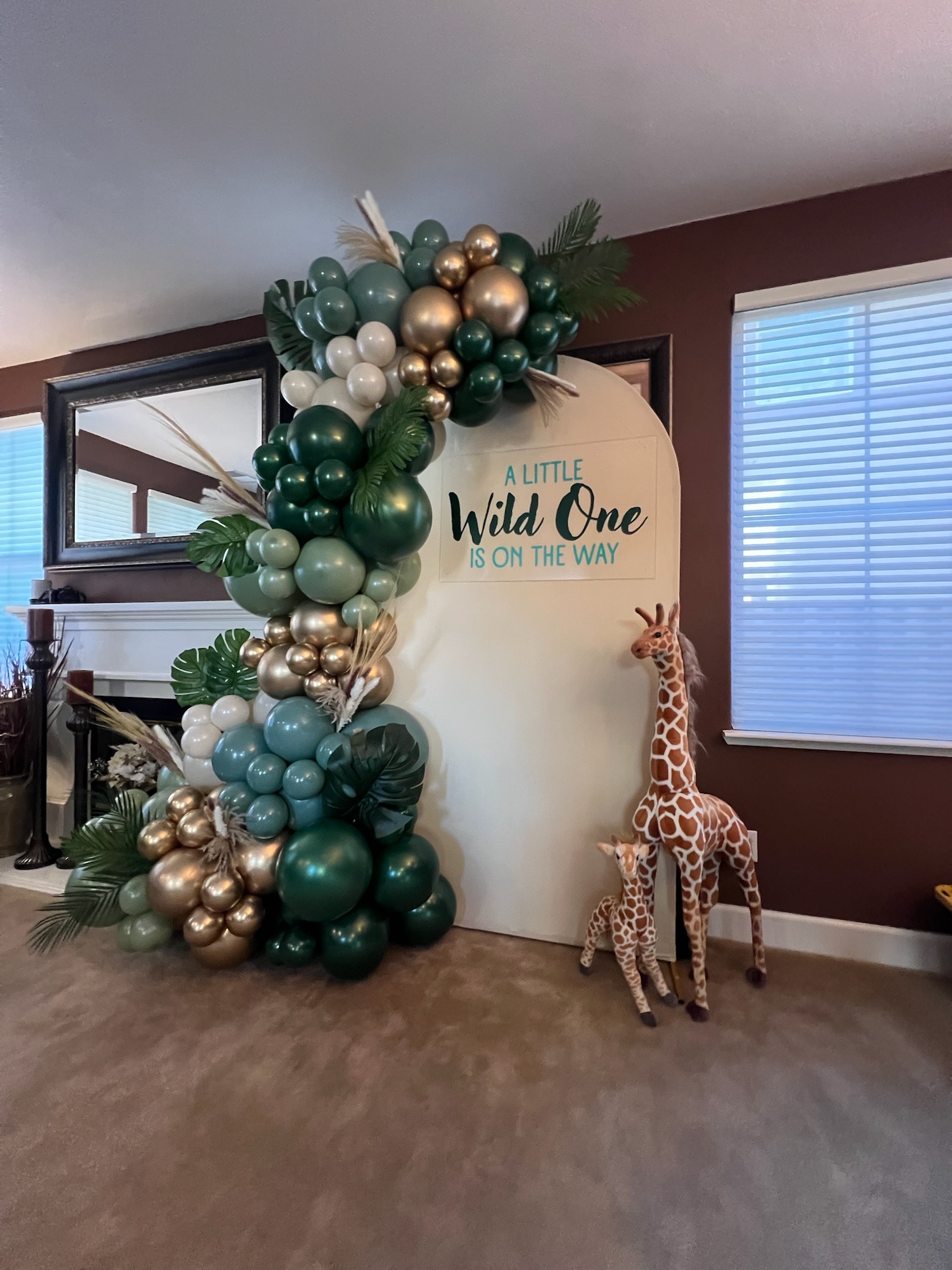 Ice Breaker Events Co. custom balloon and event decoration design example 6