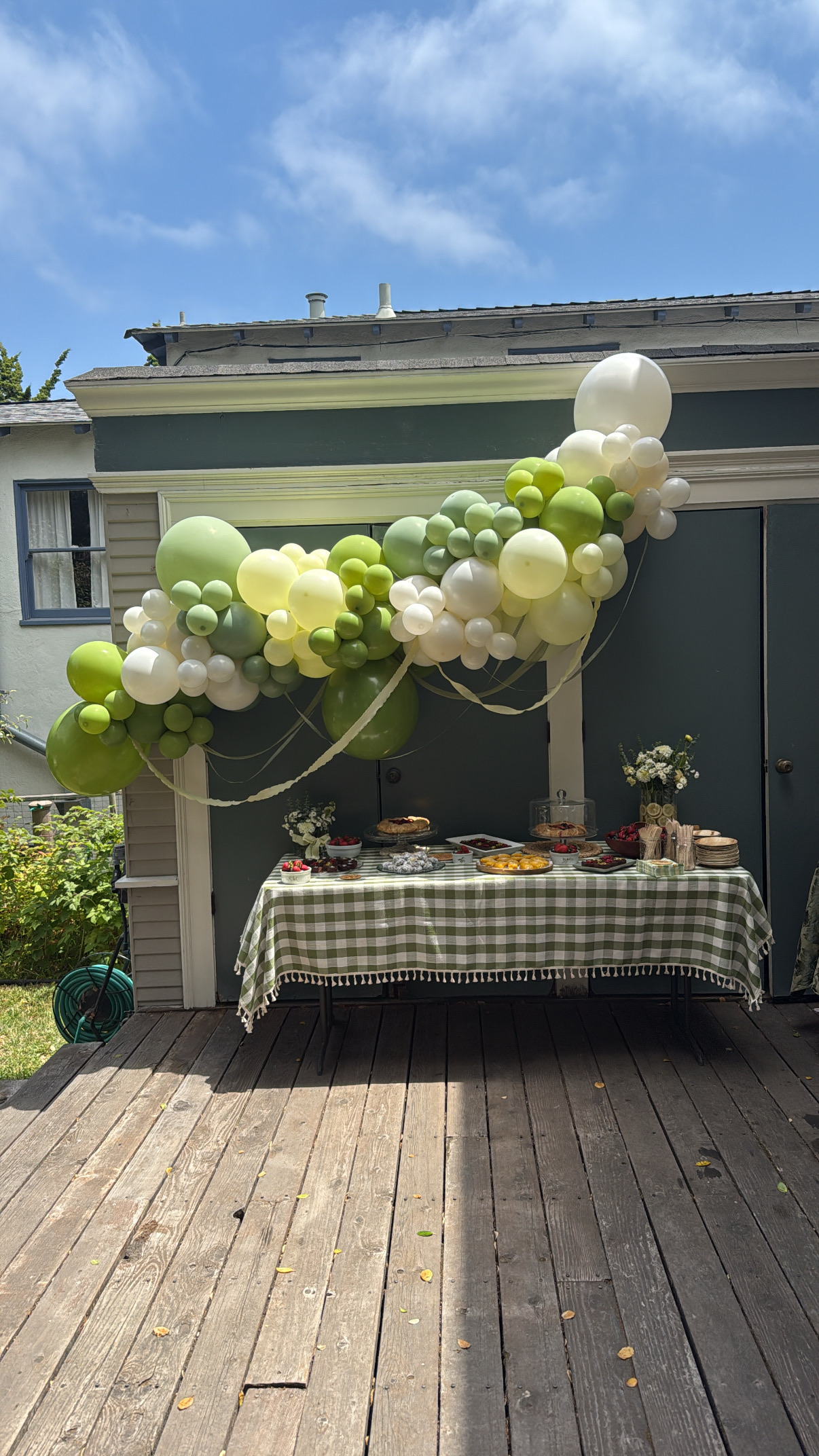 Ice Breaker Events Co. custom balloon and event decoration design example 14