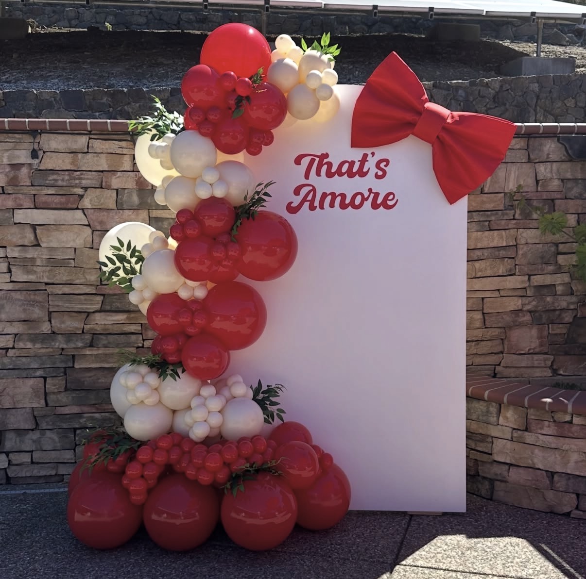 Ice Breaker Events Co. custom balloon and event decoration design example 23