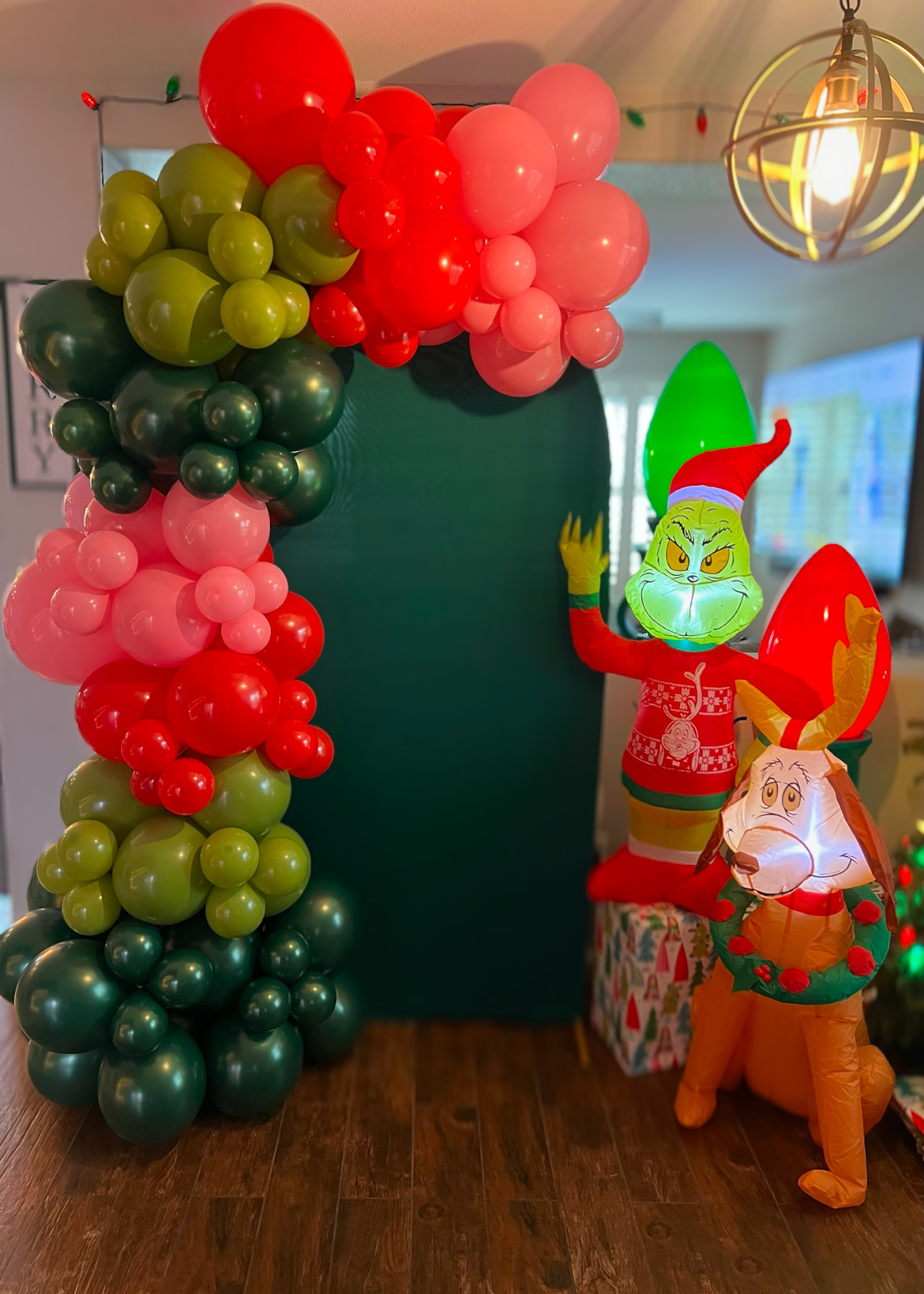 Ice Breaker Events Co. custom balloon and event decoration design example 3
